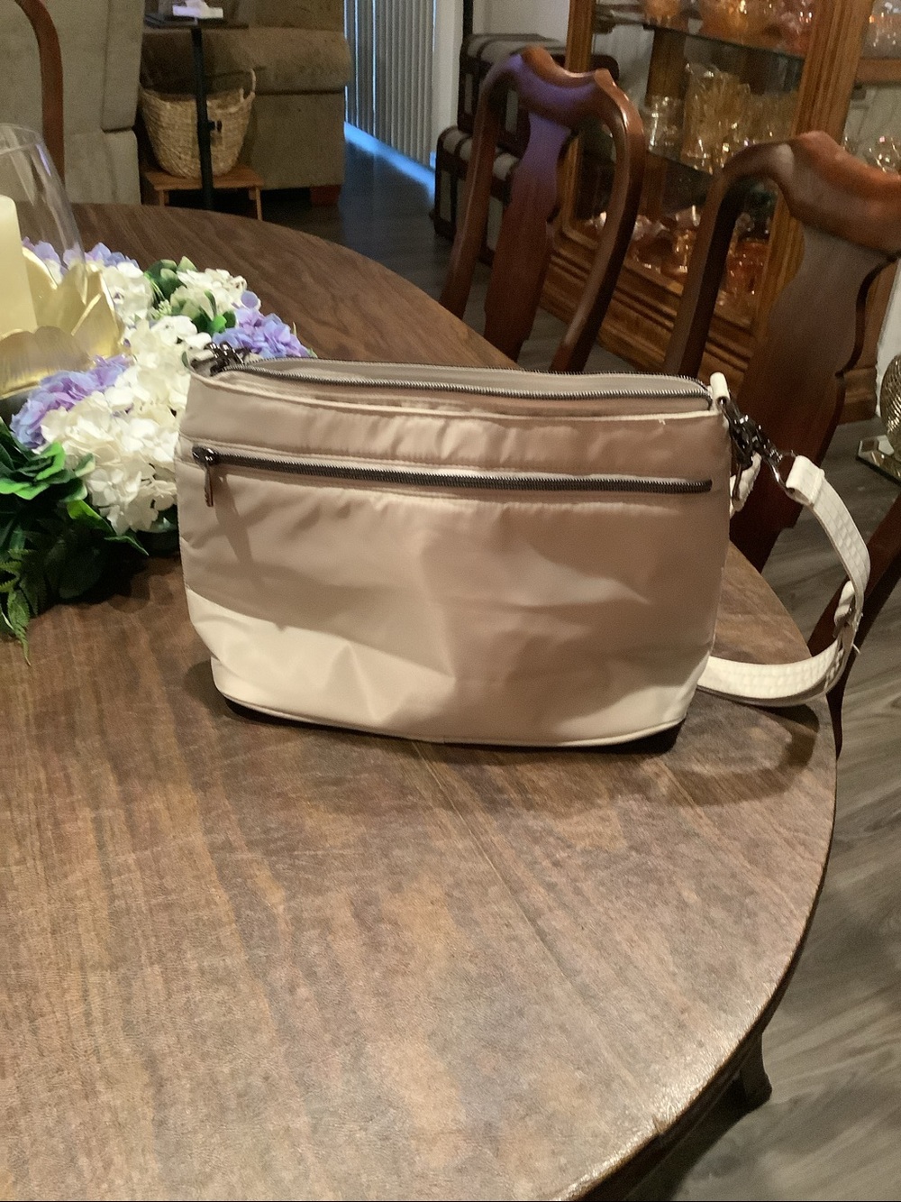 Lug taupe crossbody bag - Picture 2 of 3